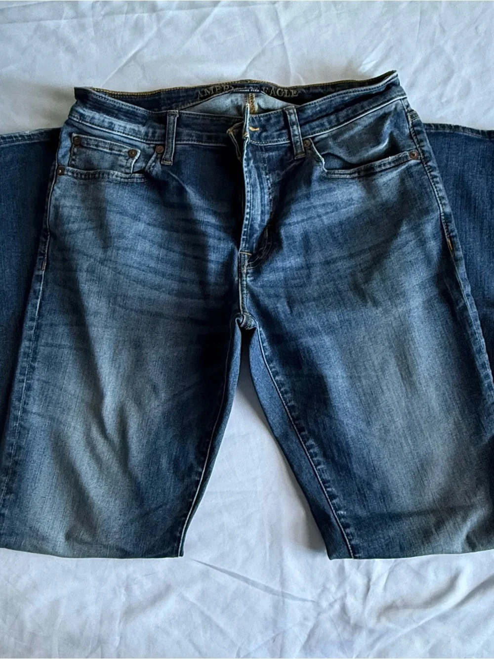 Men’s Classic Medium Wash Slim Straight Leg Jeans